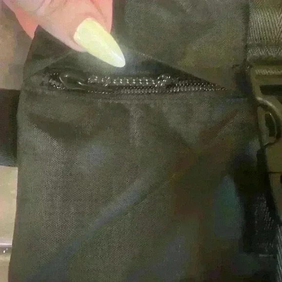 Athleta Black Belt Bag 🖤 - Picture 3 of 6